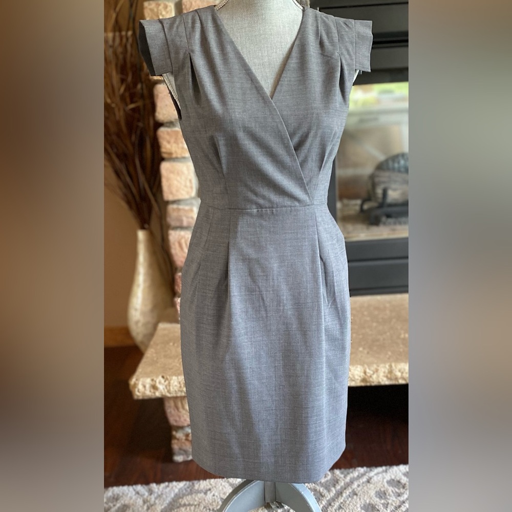 NWT Petite Banana Republic Beautiful Gray Lined Dress, Women size 4P